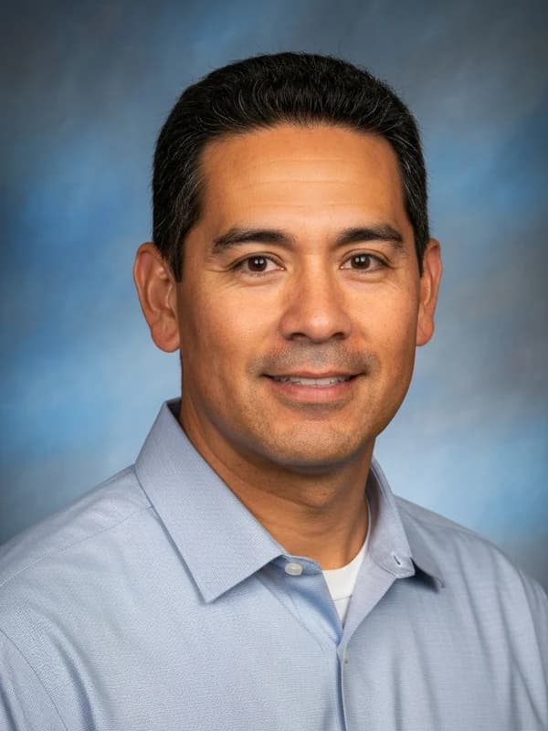 Ethan Cruz headshot