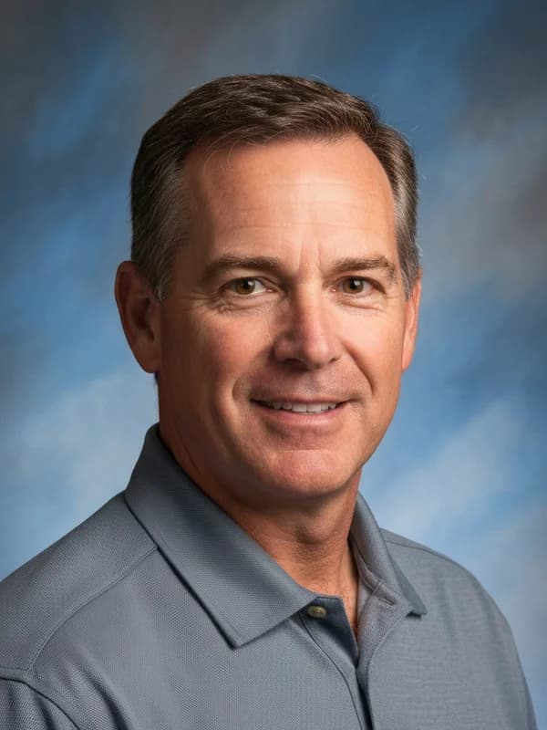 Noah Murphy headshot
