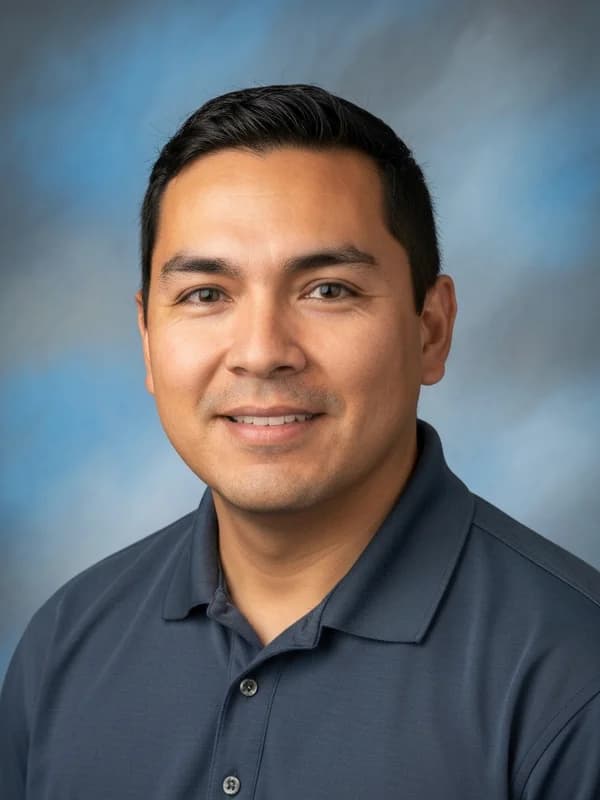 Christopher Hernandez headshot