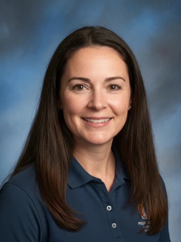 Gabriella Edwards headshot