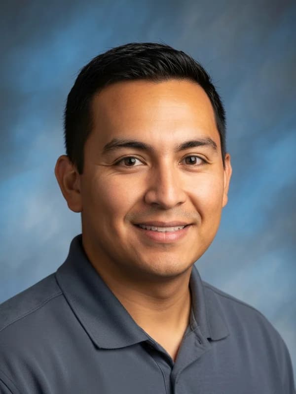 Gabriel Chavez headshot