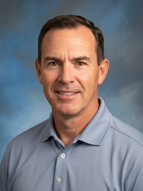 Timothy Robinson headshot